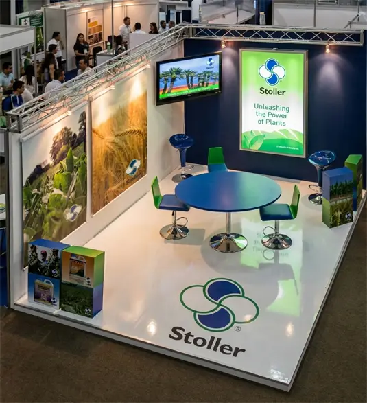 Fotografía profesional de stand publicitario de 3x3 metros para Stoller en Expo Acorbat Medellín.